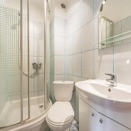 Upwind ゲストハウス 4*