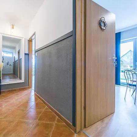 Upwind ゲストハウス 4*