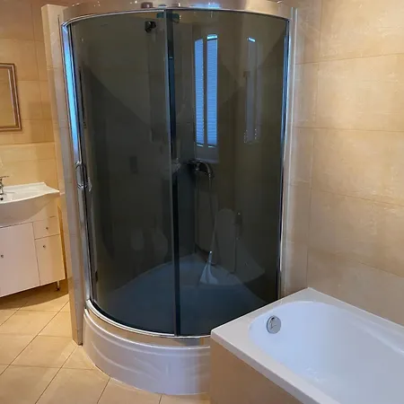 Upwind ゲストハウス Osłonino