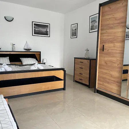 Upwind Kitesurfing Wingfoil Windsurfing Rowery Sauna 4*