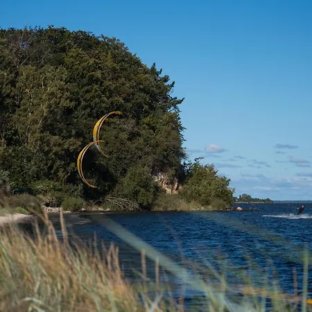 Upwind Kitesurfing Wingfoil Windsurfing Rowery Sauna 4* Oslonino