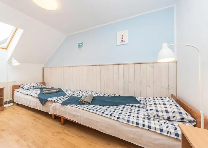 Upwind Kitesurfing Wingfoil Windsurfing Rowery Sauna 4*